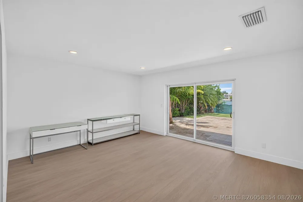 631 N Mashta Dr, Key Biscayne, FL 33149