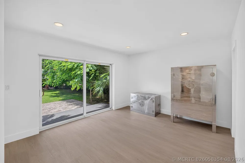 631 N Mashta Dr, Key Biscayne, FL 33149