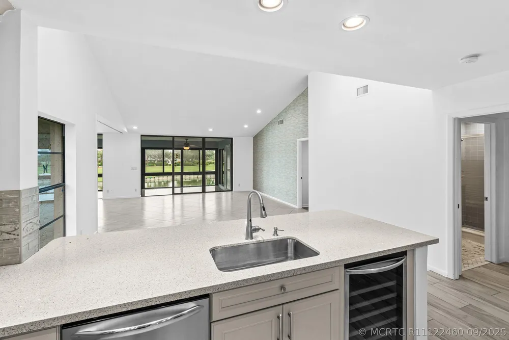 23 Eastgate Dr, Boynton Beach, FL 33436