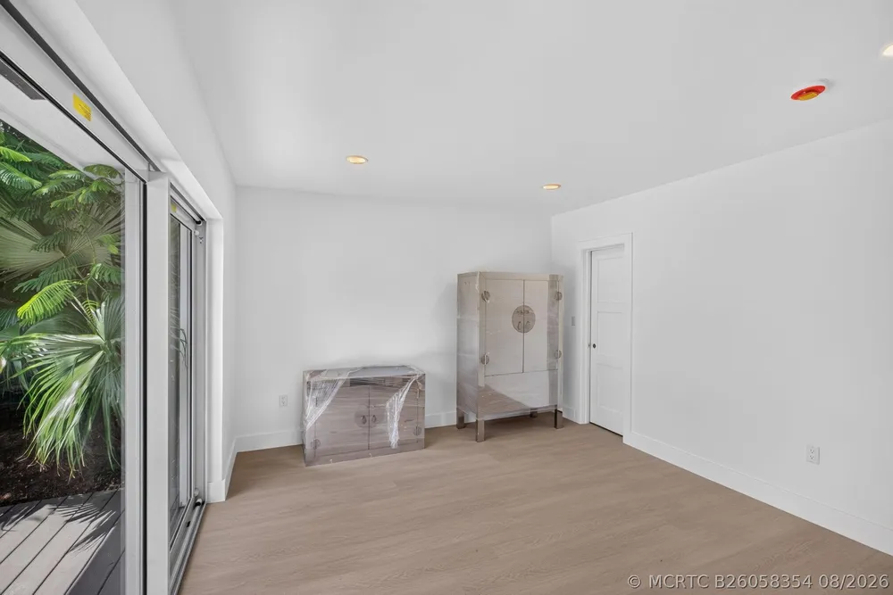 631 N Mashta Dr, Key Biscayne, FL 33149