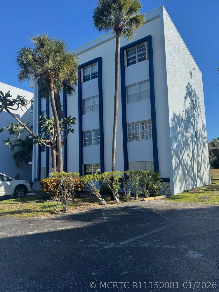 6300 NW 2nd Ave, Boca Raton, FL 33487