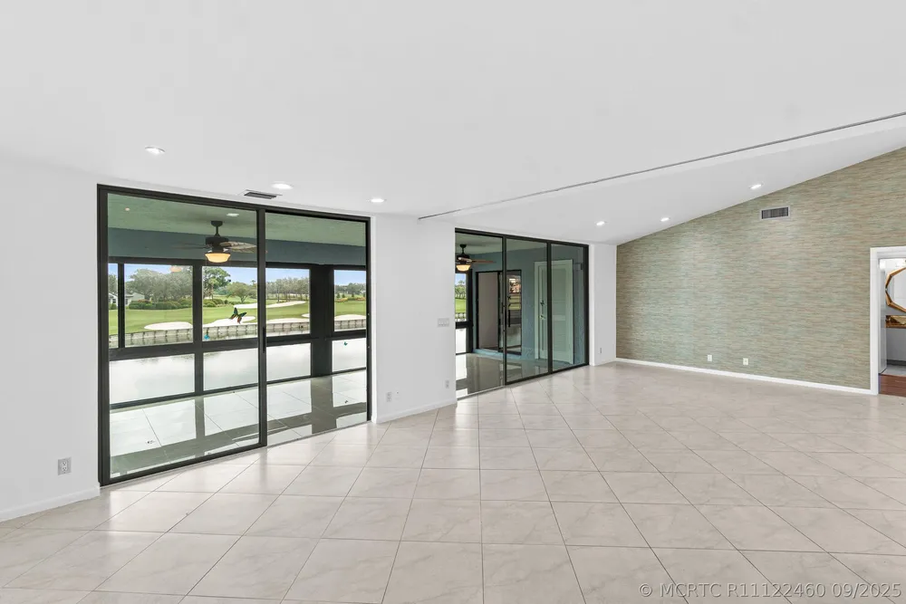 23 Eastgate Dr, Boynton Beach, FL 33436