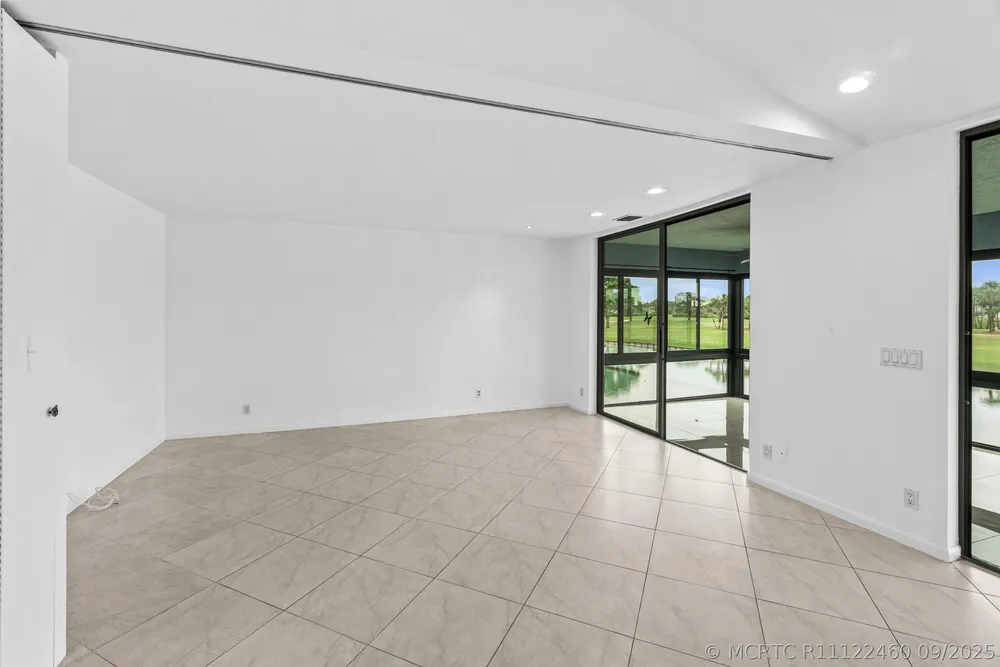23 Eastgate Dr, Boynton Beach, FL 33436