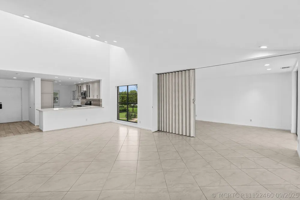 23 Eastgate Dr, Boynton Beach, FL 33436