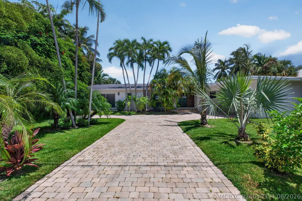 631 N Mashta Dr, Key Biscayne, FL 33149