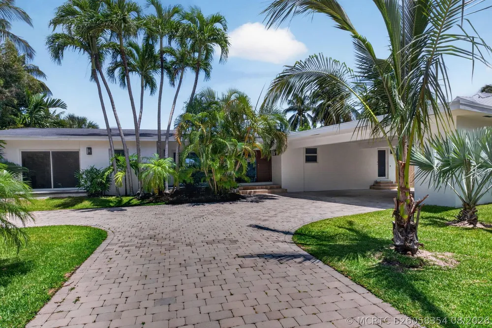 631 N Mashta Dr, Key Biscayne, FL 33149
