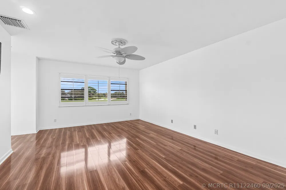 23 Eastgate Dr, Boynton Beach, FL 33436