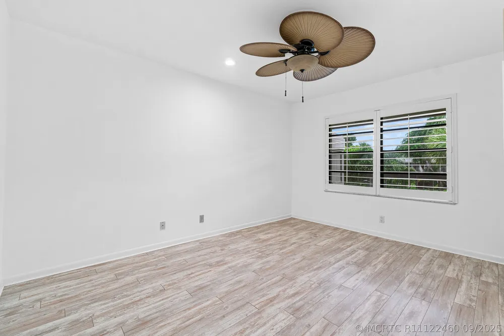 23 Eastgate Dr, Boynton Beach, FL 33436