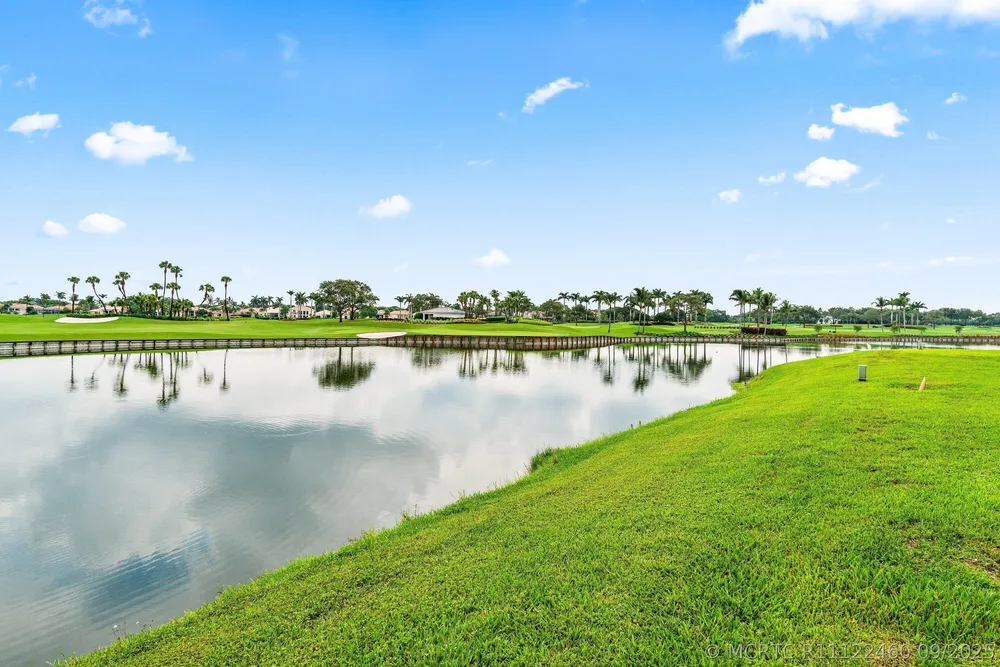 23 Eastgate Dr, Boynton Beach, FL 33436