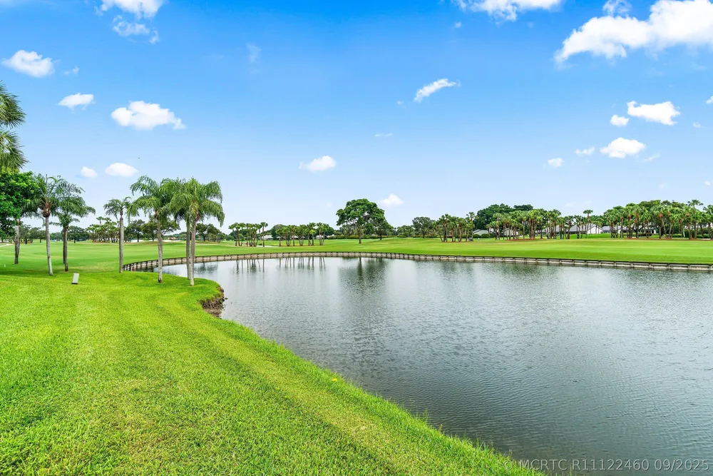 23 Eastgate Dr, Boynton Beach, FL 33436