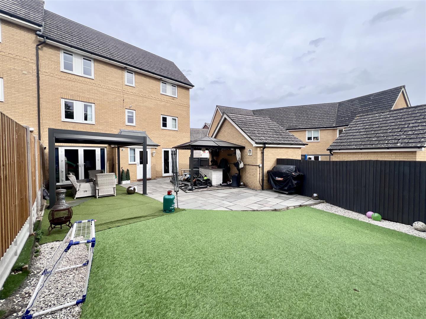 Matthau Lane, Oxley Park, Milton Keynes Image 7