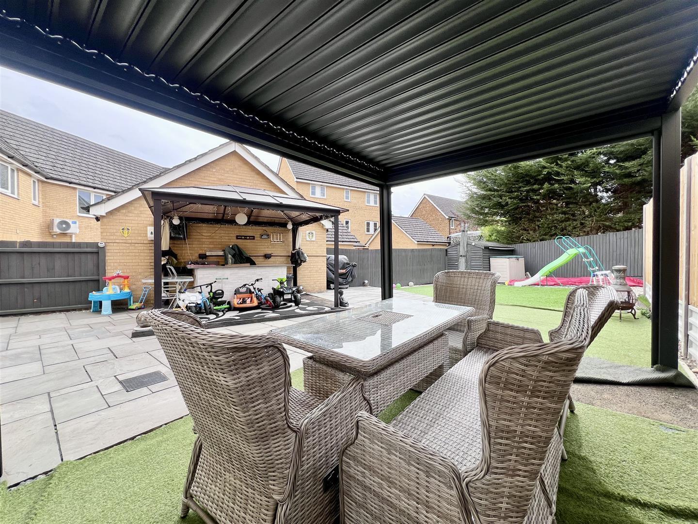 Matthau Lane, Oxley Park, Milton Keynes Image 16