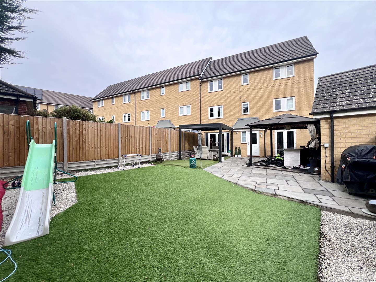 Matthau Lane, Oxley Park, Milton Keynes Image 17