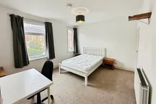 West Parade, LINCOLN