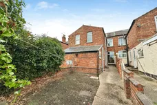 West Parade, LINCOLN