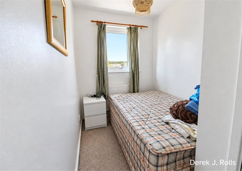 Property carousel item 11