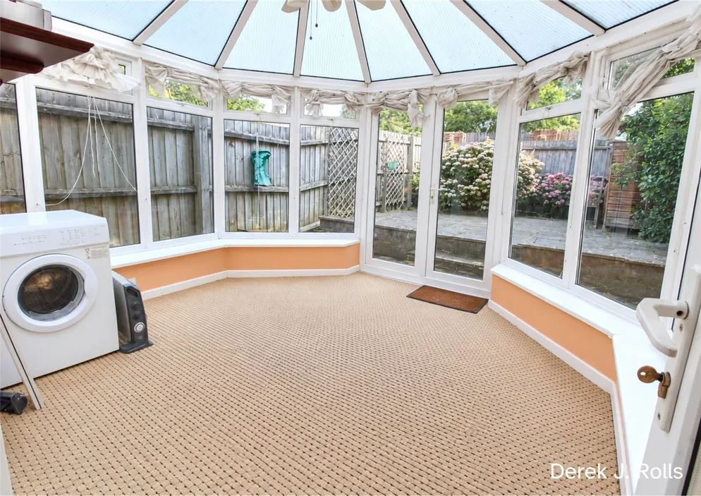 Property carousel item 13