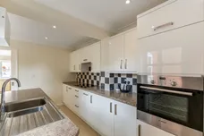 Carpenters Close, Holybourne, GU34 photo 3