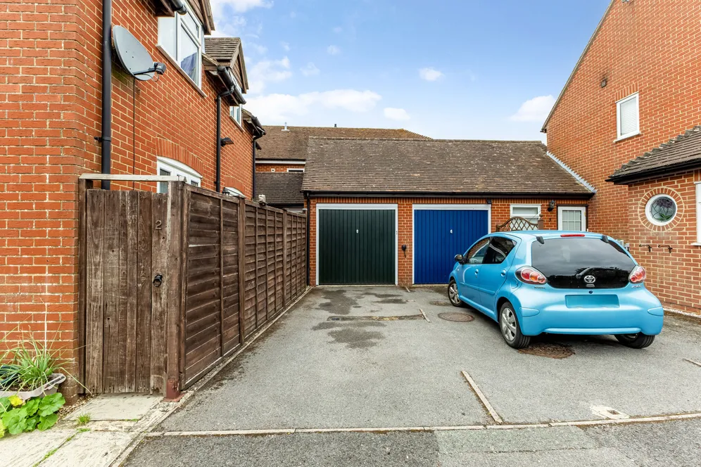 Carpenters Close, Holybourne, GU34 photo 7