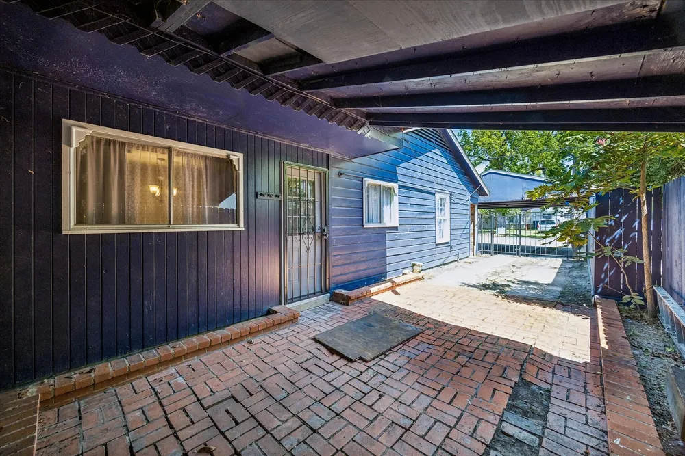 96 Burress St, Houston, TX 77022