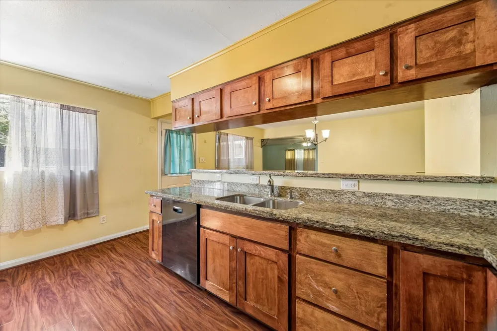96 Burress St, Houston, TX 77022