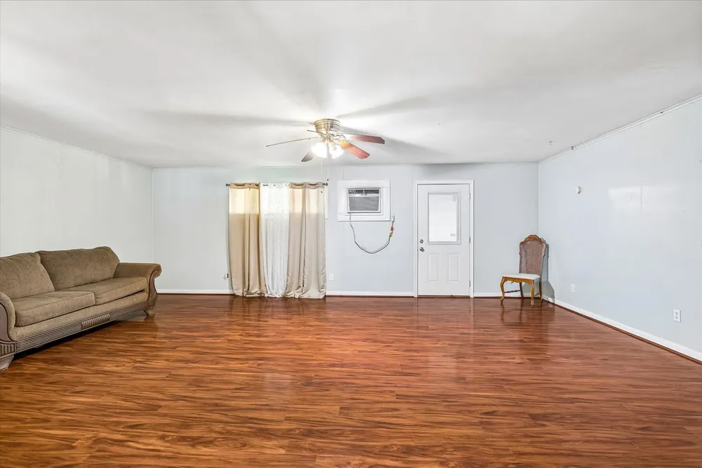 96 Burress St, Houston, TX 77022