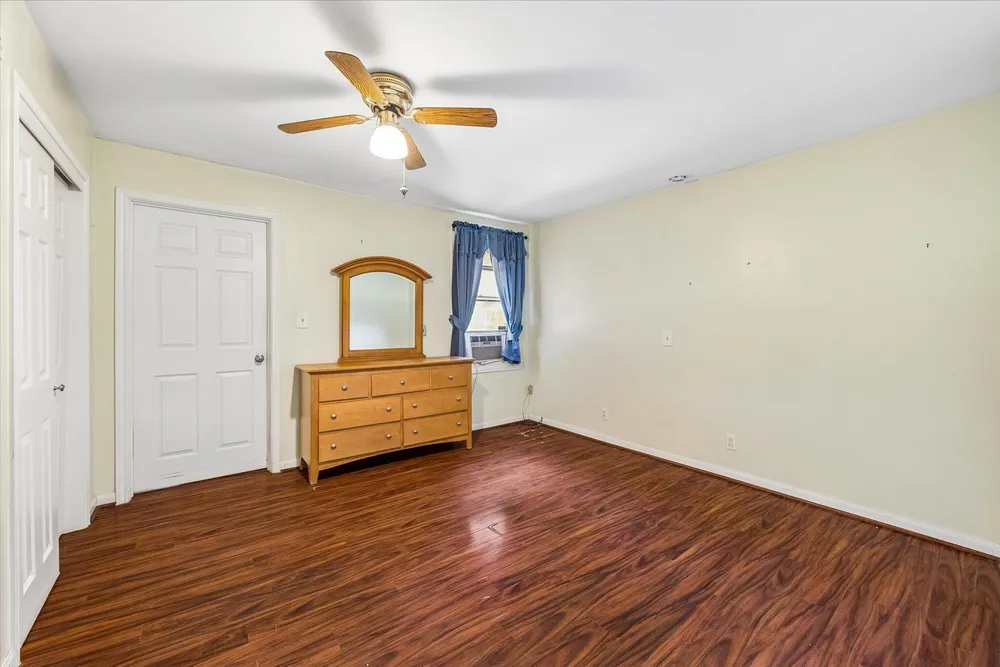 96 Burress St, Houston, TX 77022
