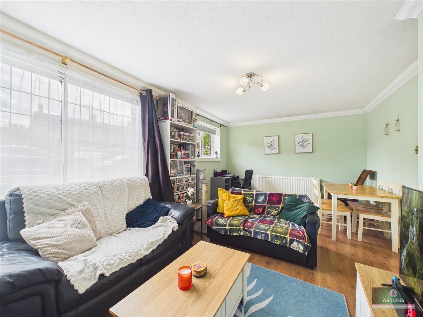 Rother Crescent, Gossops Green Image 2