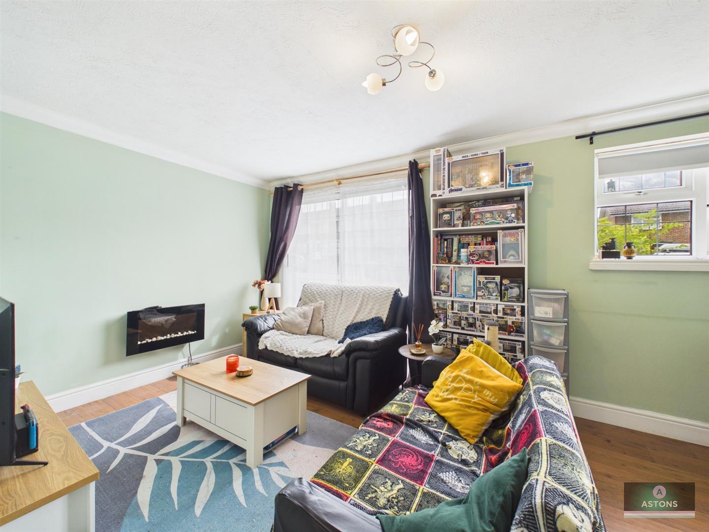 Rother Crescent, Gossops Green Image 5
