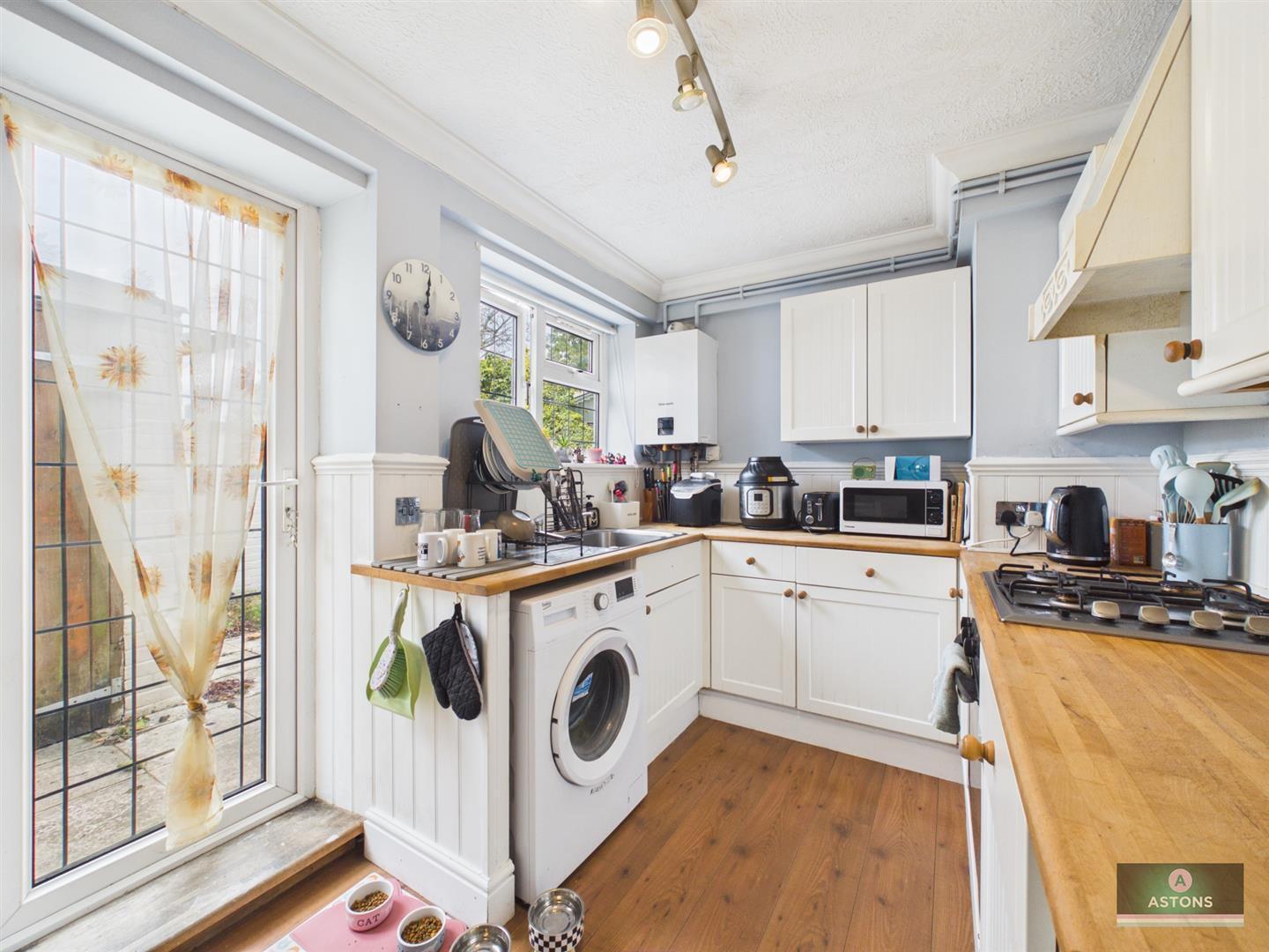Rother Crescent, Gossops Green Image 10