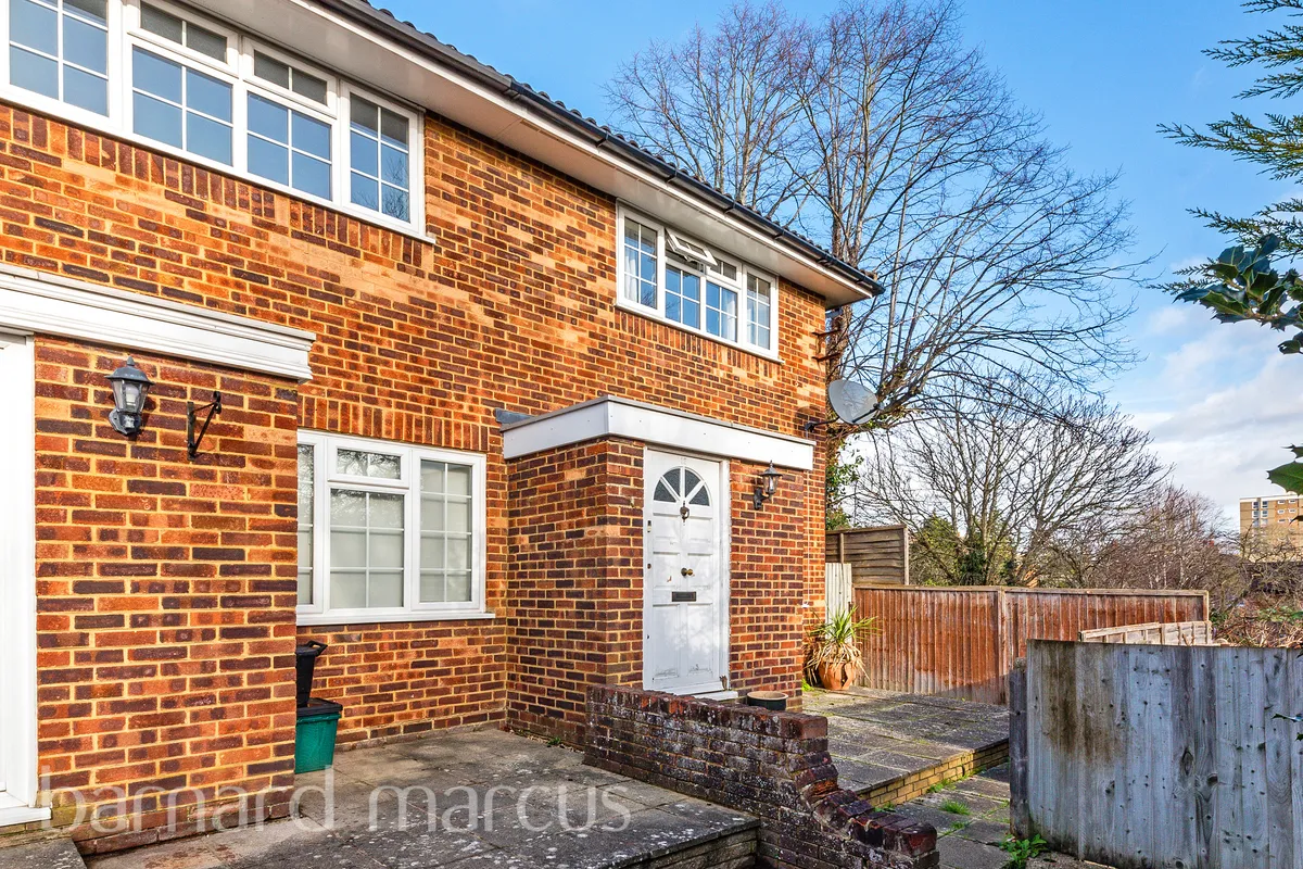 Tapestry Close, SUTTON