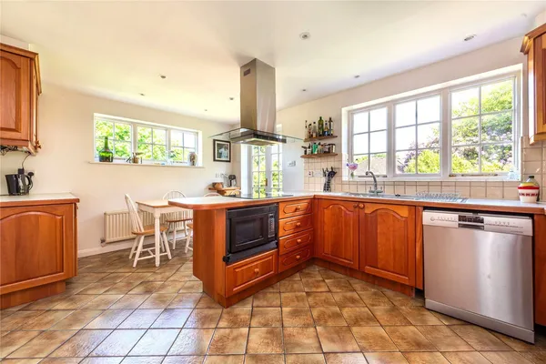 Cotmandene, Dorking, RH4 photo 9