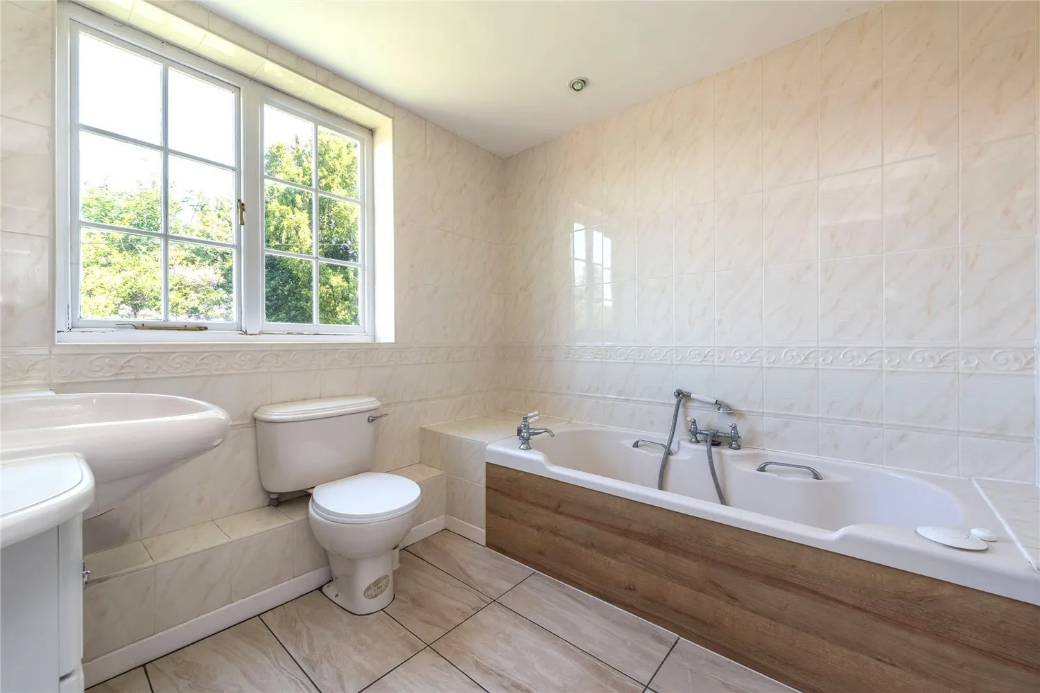 Cotmandene, Dorking, RH4 photo 13