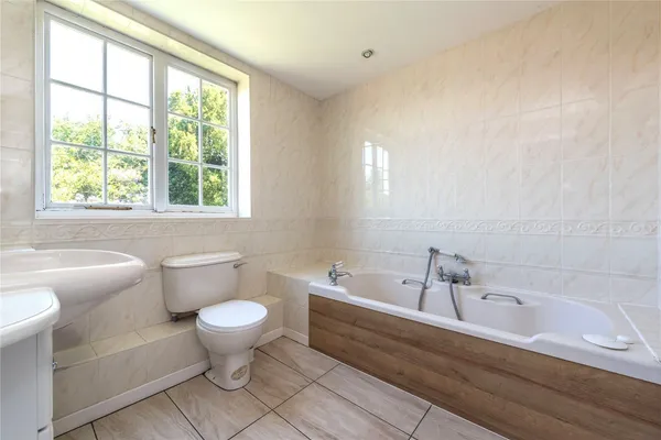 Cotmandene, Dorking, RH4 photo 13