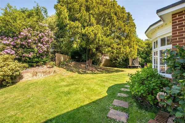 Cotmandene, Dorking, RH4 photo 16
