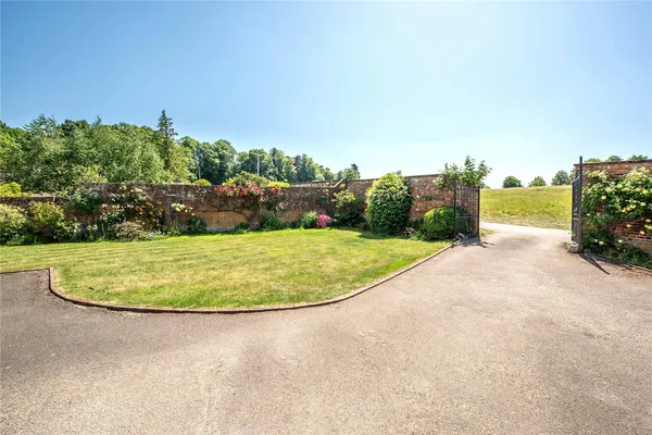 Cotmandene, Dorking, RH4 photo 22