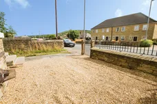 South Lane, ELLAND