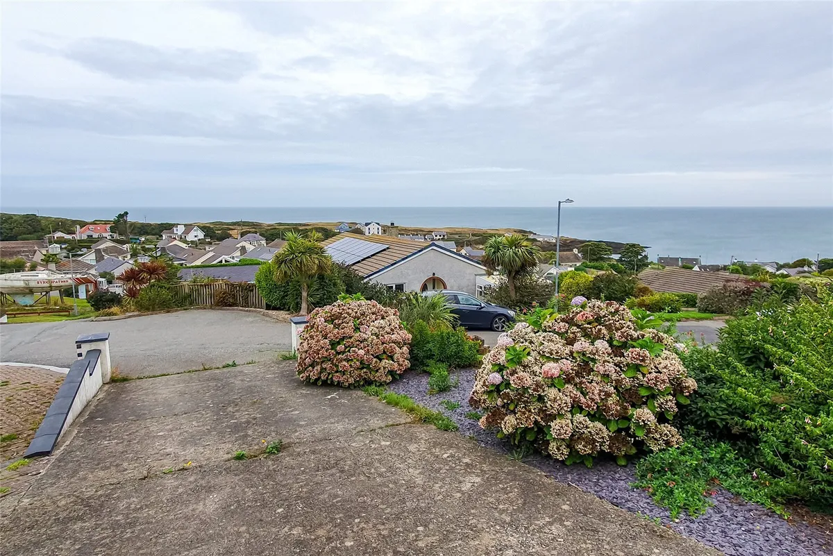 Glan Y Don Parc, Bull Bay, Amlwch, Sir Ynys Mon, LL68