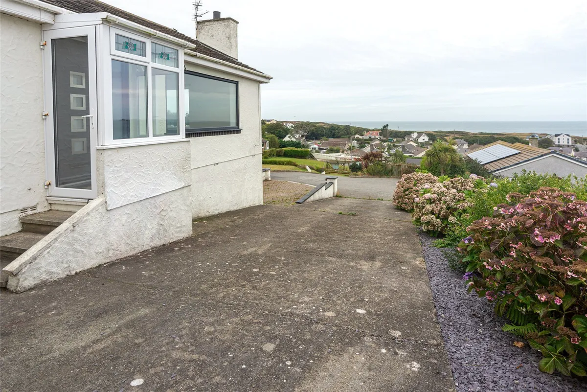 Glan Y Don Parc, Bull Bay, Amlwch, Sir Ynys Mon, LL68
