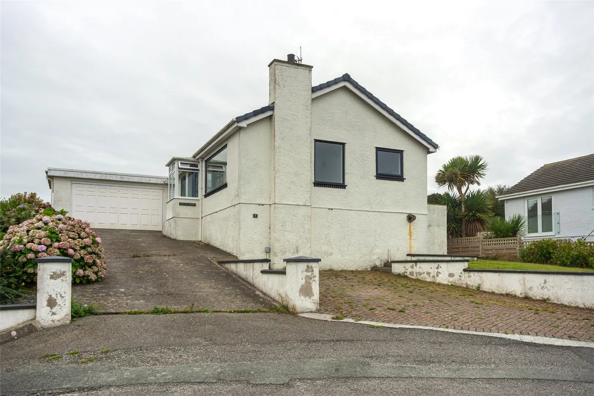 Glan Y Don Parc, Bull Bay, Amlwch, Sir Ynys Mon, LL68