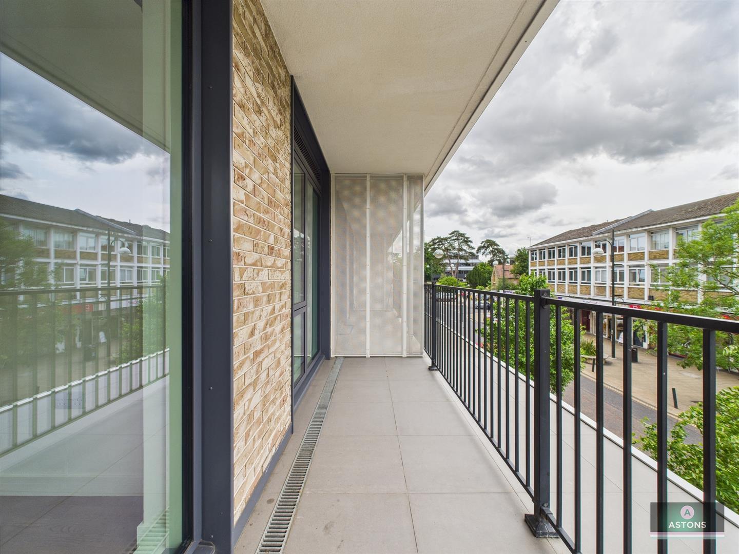 The Broadway, Crawley Image 10