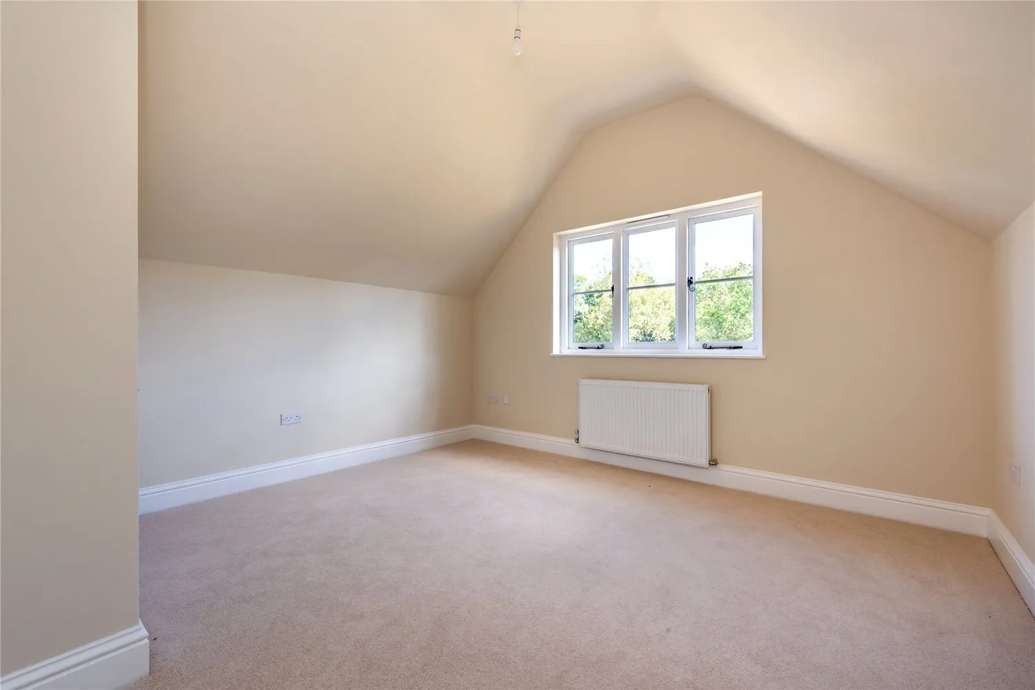 Horsham Road, Abinger Hammer, RH5 photo 13