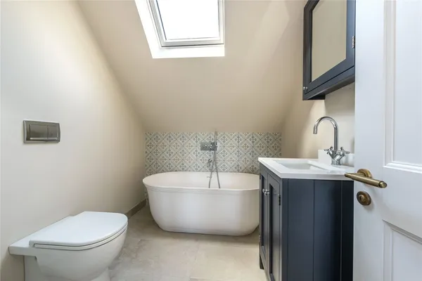Horsham Road, Abinger Hammer, RH5 photo 14