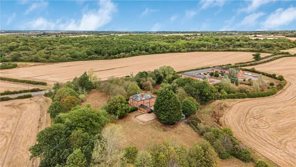Moulsoe, Buckinghamshire, MK16 photo 19