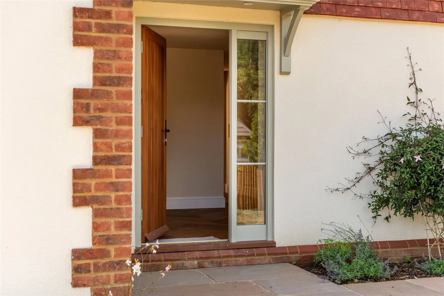 Horsham Road, Abinger Hammer, RH5 photo 22