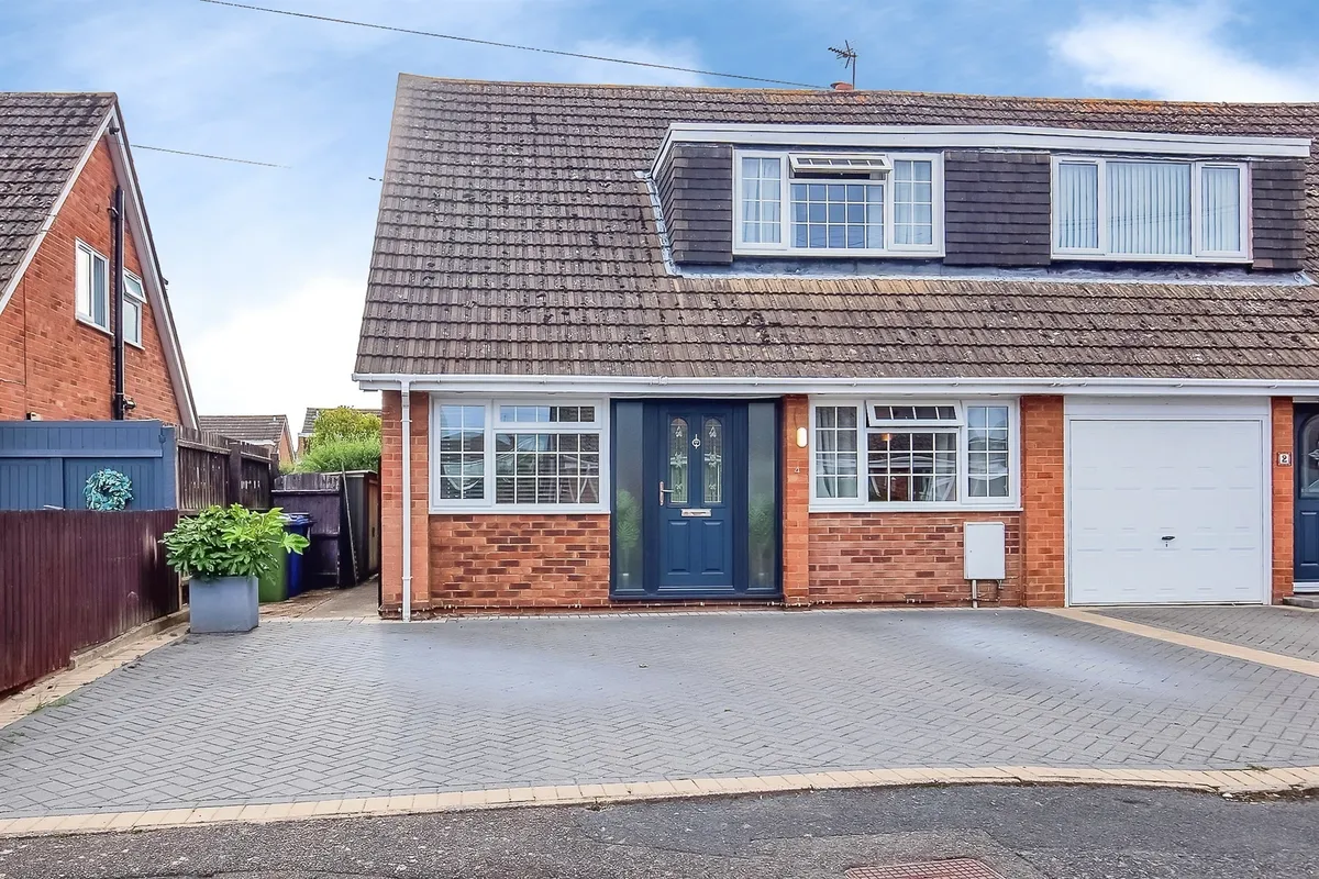 Nevis Close, Corby