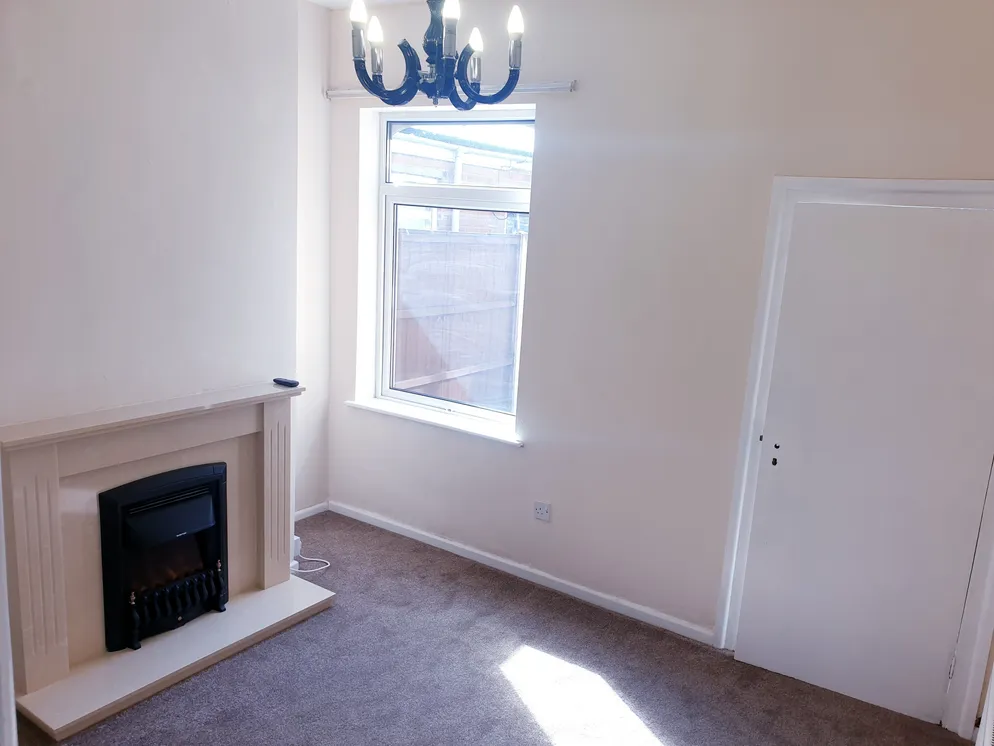 Property carousel item 4