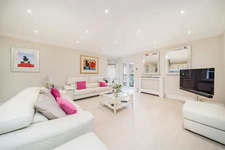 Oatlands Drive, Weybridge, KT13