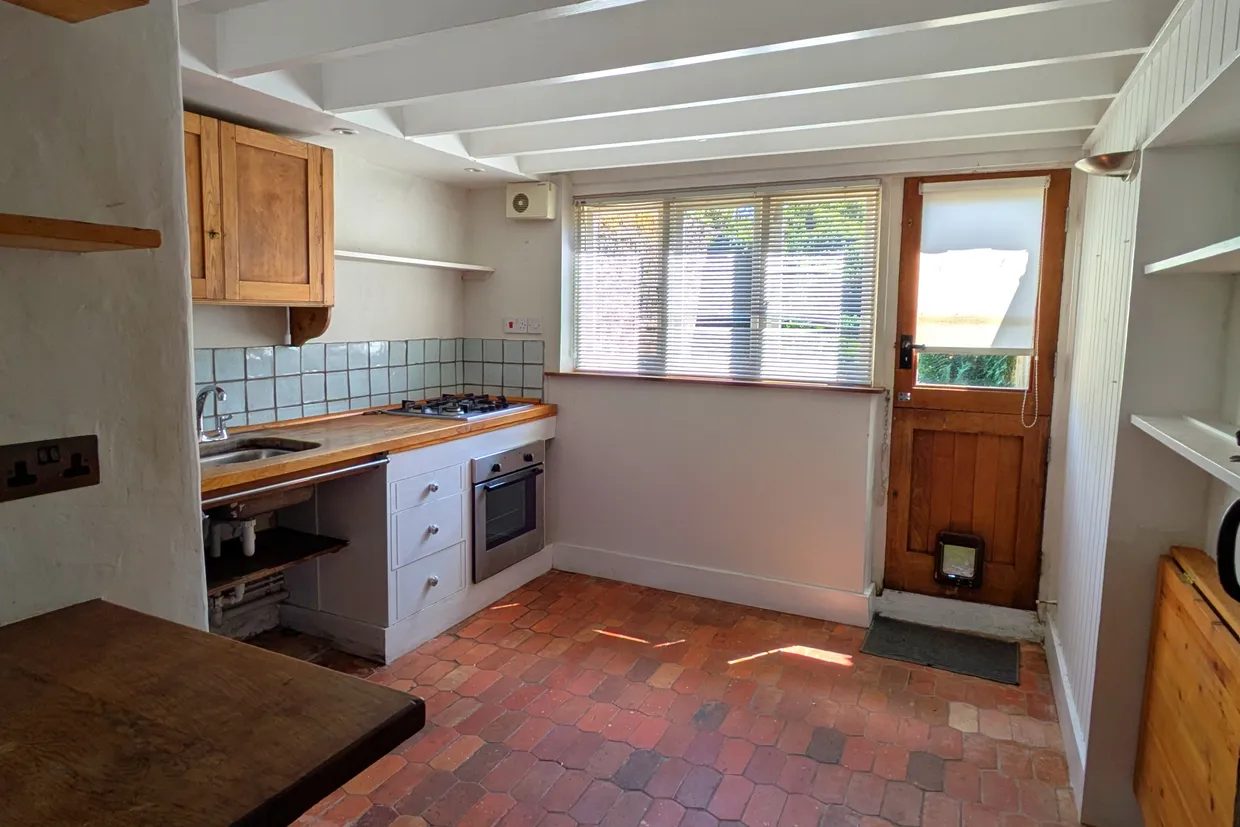 Causeway, Horsham, RH12 photo 5