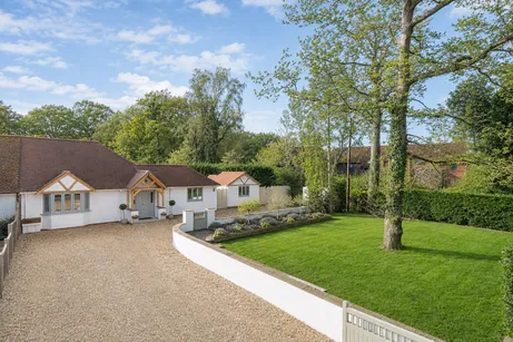 Warbrook Lane, Eversley, RG27